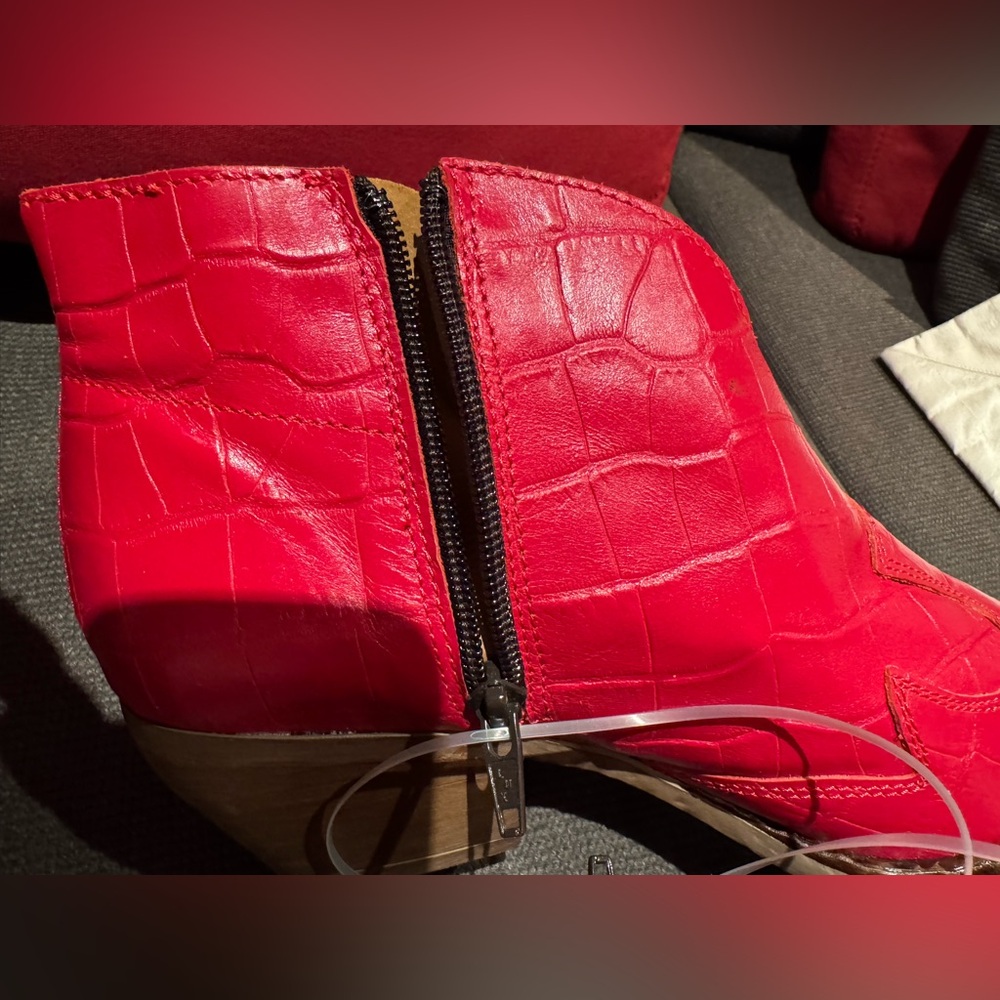 NWT GABRIELLA MADE IN ITALY RED LEATHER CROC EMBOSSED BOOTIES. SIZE: 38 - Picture 5 of 15